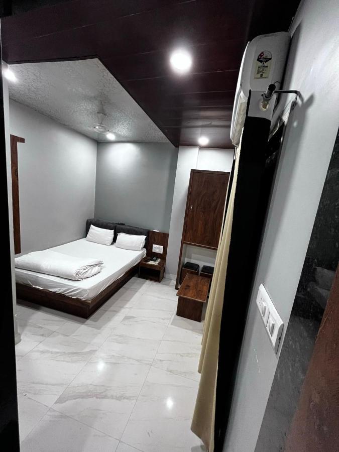 אויאיין Hotel Shankar מראה חיצוני תמונה