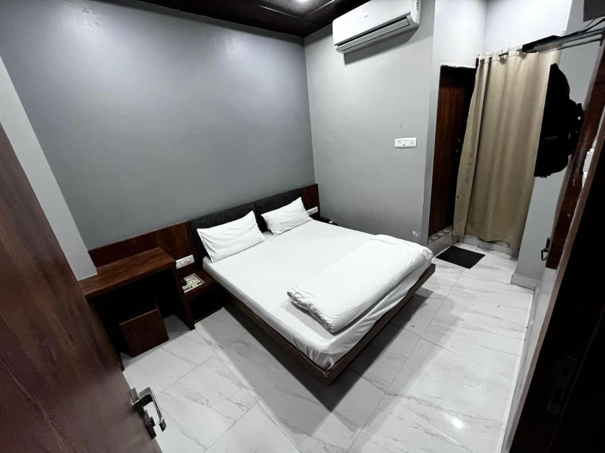 אויאיין Hotel Shankar מראה חיצוני תמונה
